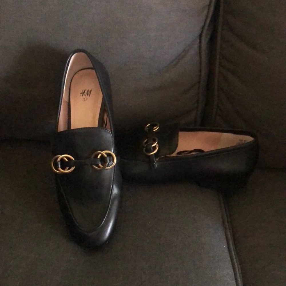 Women’s navy blue loafers, extremely comfortable!